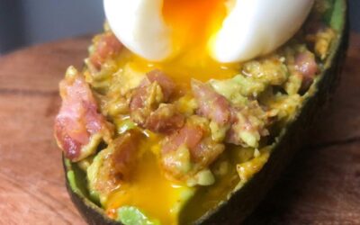 Avocat farci à l’oeuf express
