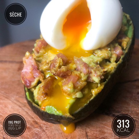 avocat-farci-à-l'oeuf