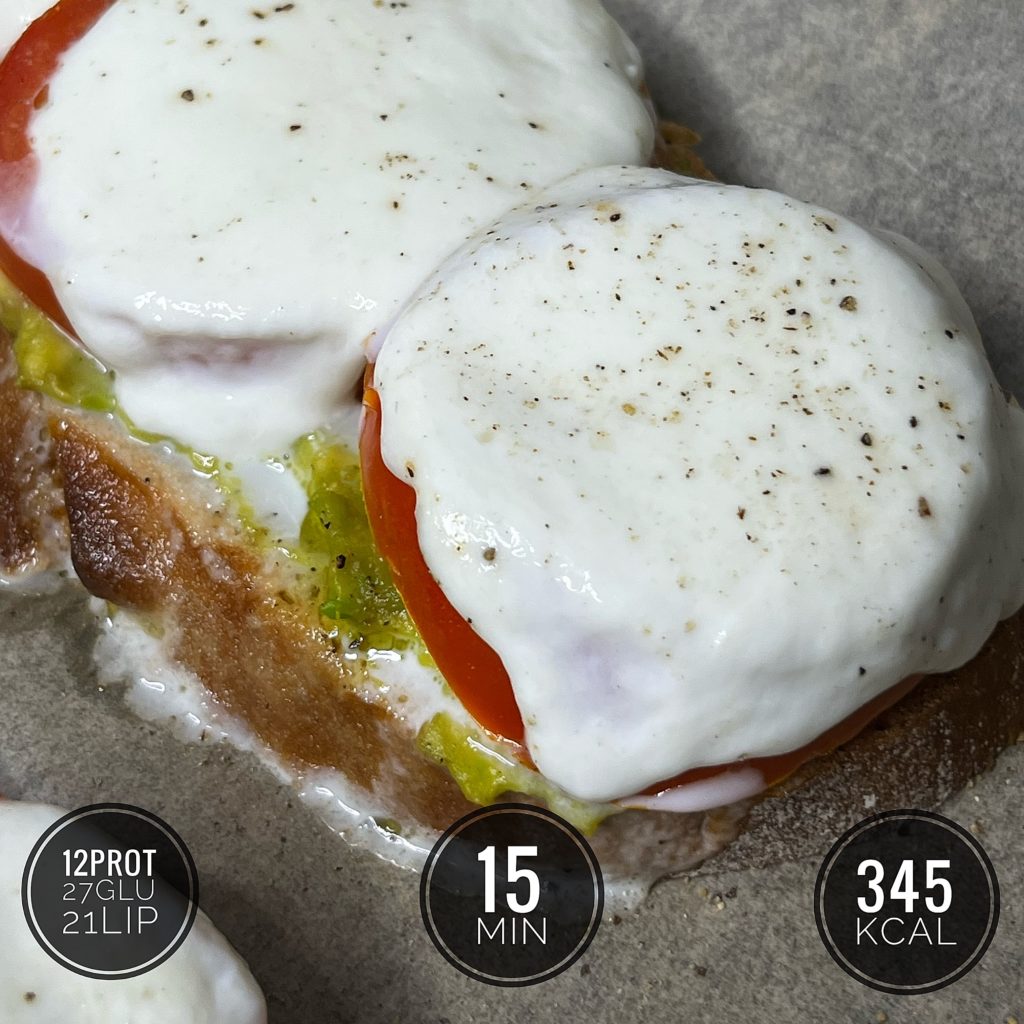 tartine-tomate-avocat-mozzarella